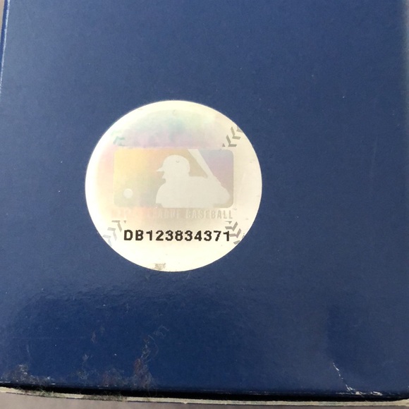 Hallmark MLB Jason Giambi NY Yankees Ornament Collector’s Series 2003 - Picture 4 of 11